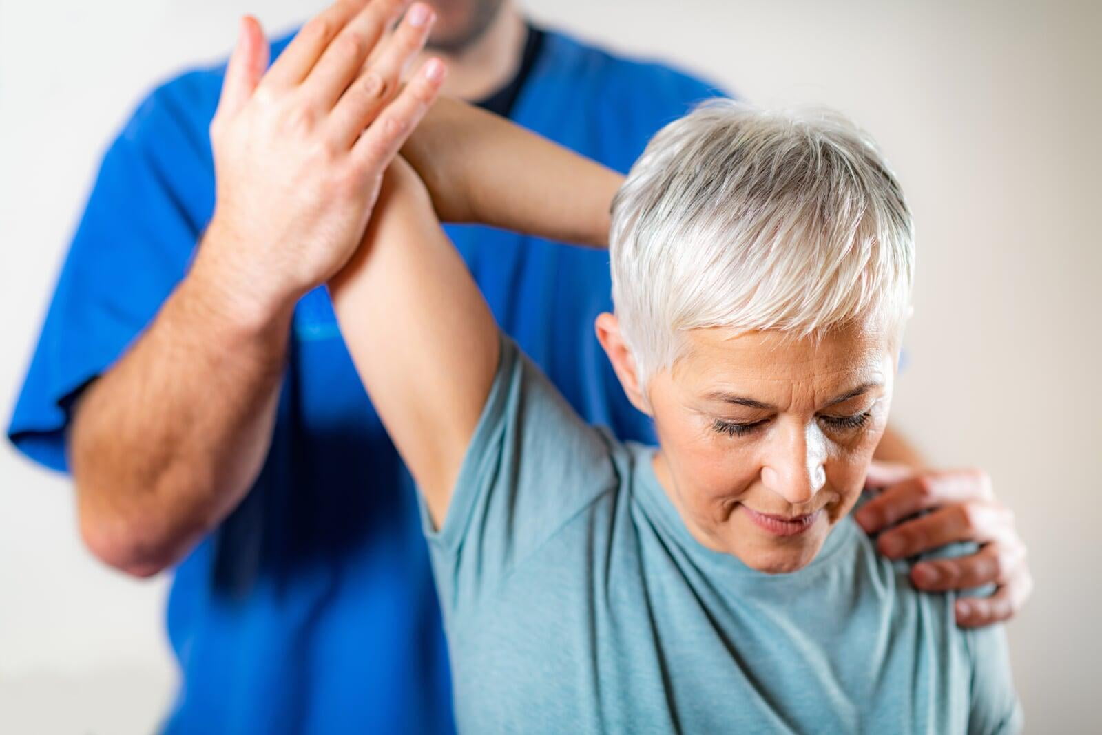Tercera edad: Beneficios de la quiropráctica para los adultos mayores
