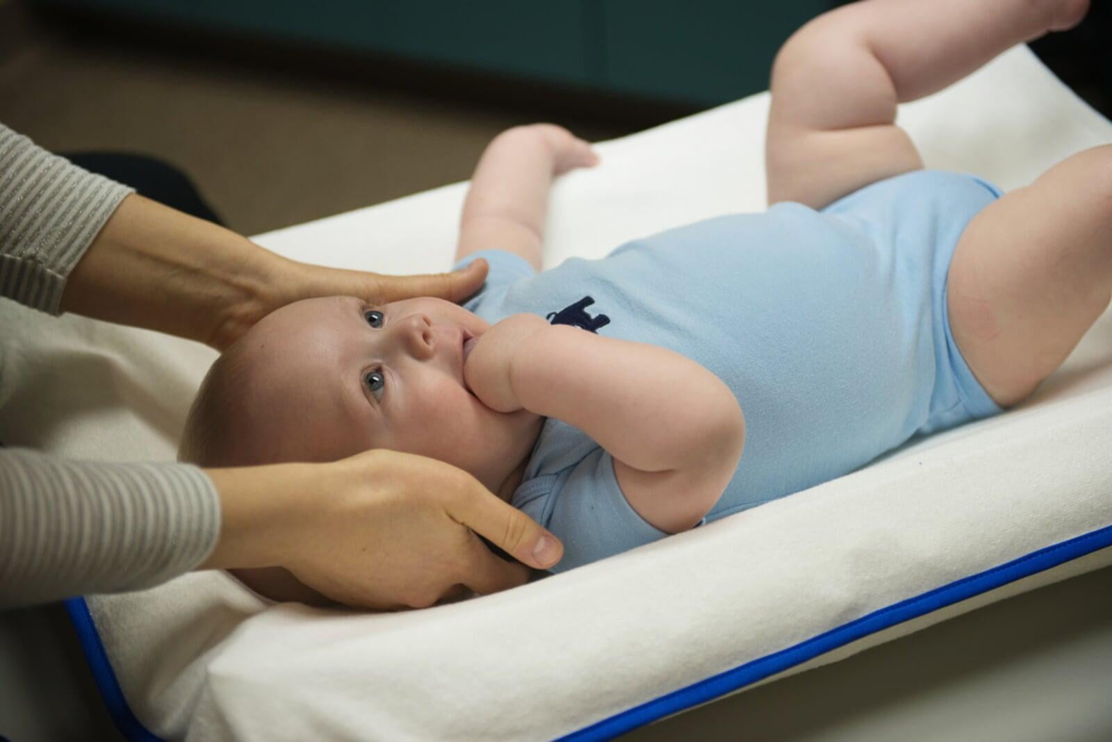 Recién nacidos: Introducción a la quiropráctica para bebés